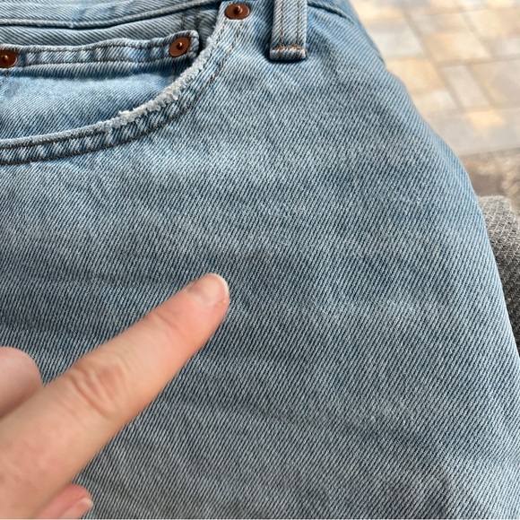 Madewell Relaxed Denim Cutoff Shorts High Rise, 2.5” Inseam | Light Wash | 27 - Picture 11 of 11